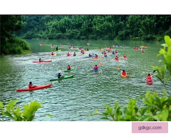 畅游江河湖海，皮划艇探秘之旅