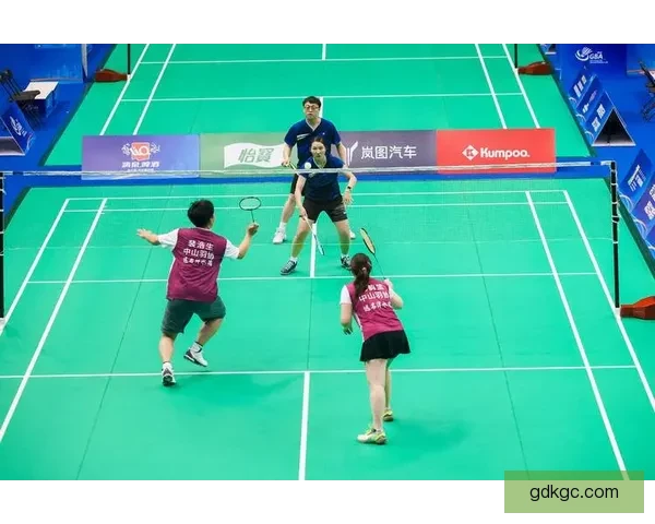 羽毛球盛宴：挑战巅峰，争夺荣耀